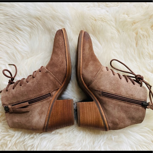 COPY - NWOB Sofft Corlea suede lace up ankle bootie - Picture 3 of 6